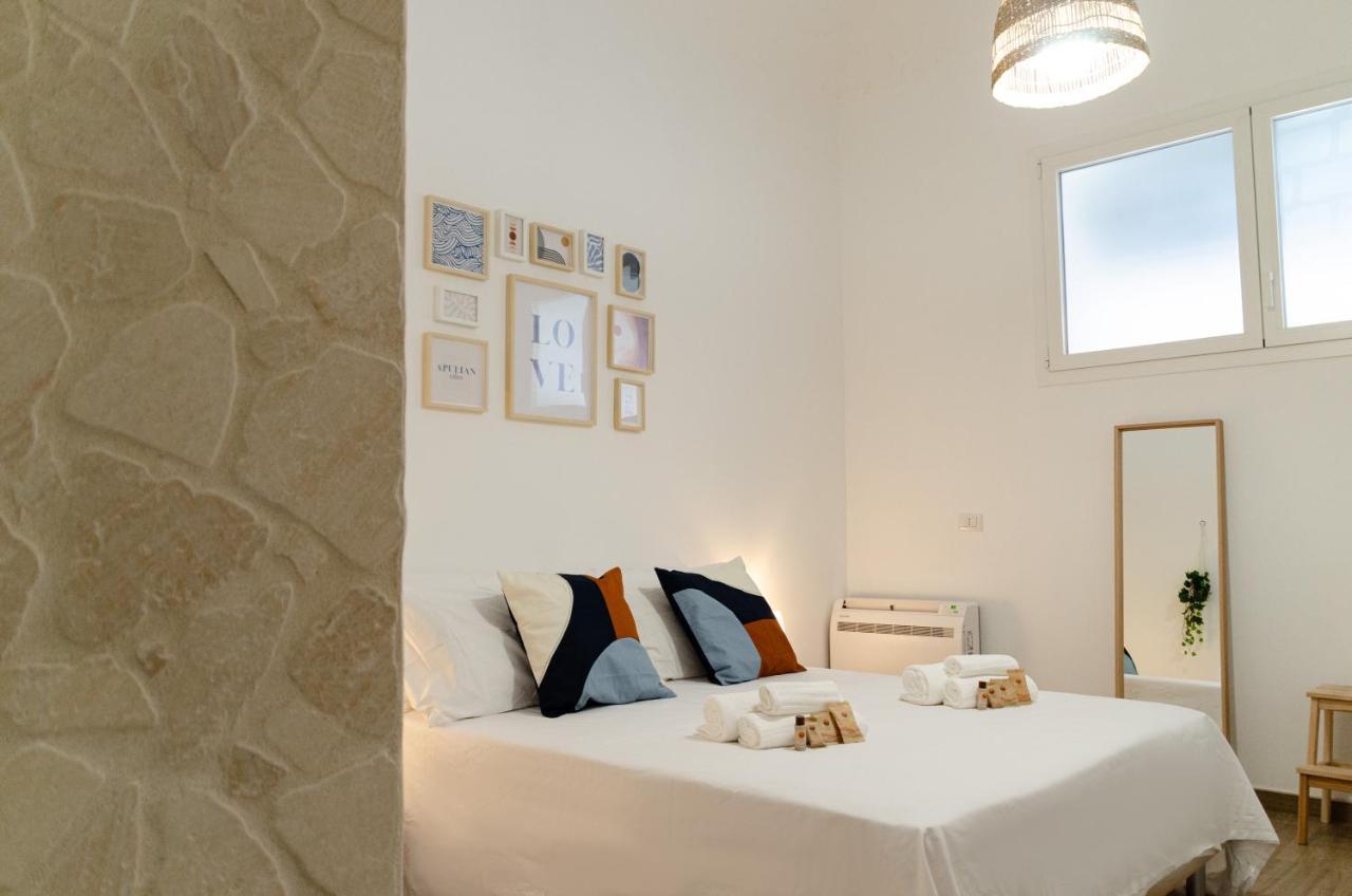 Modern Stone Apartment In The Heart Of Bari Eksteriør billede