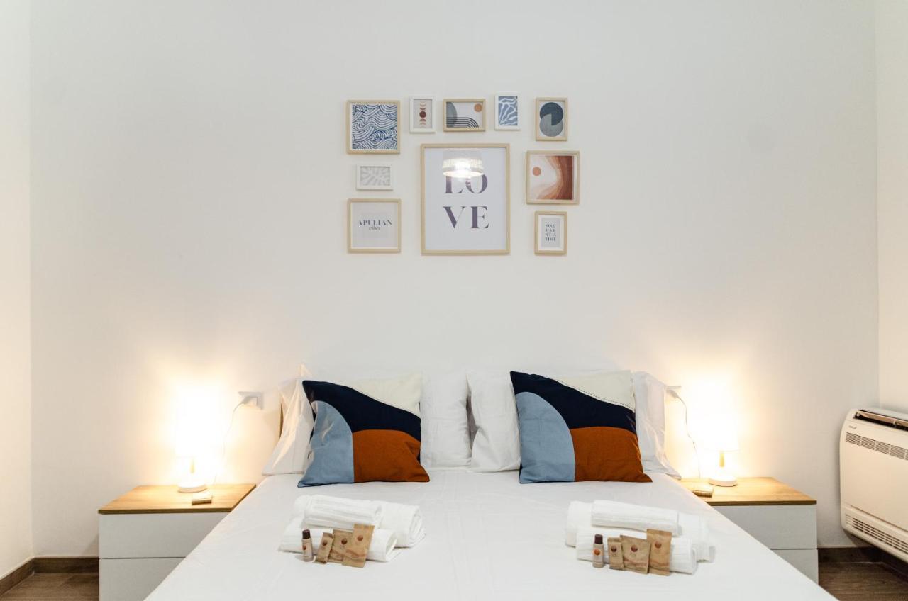 Modern Stone Apartment In The Heart Of Bari Eksteriør billede