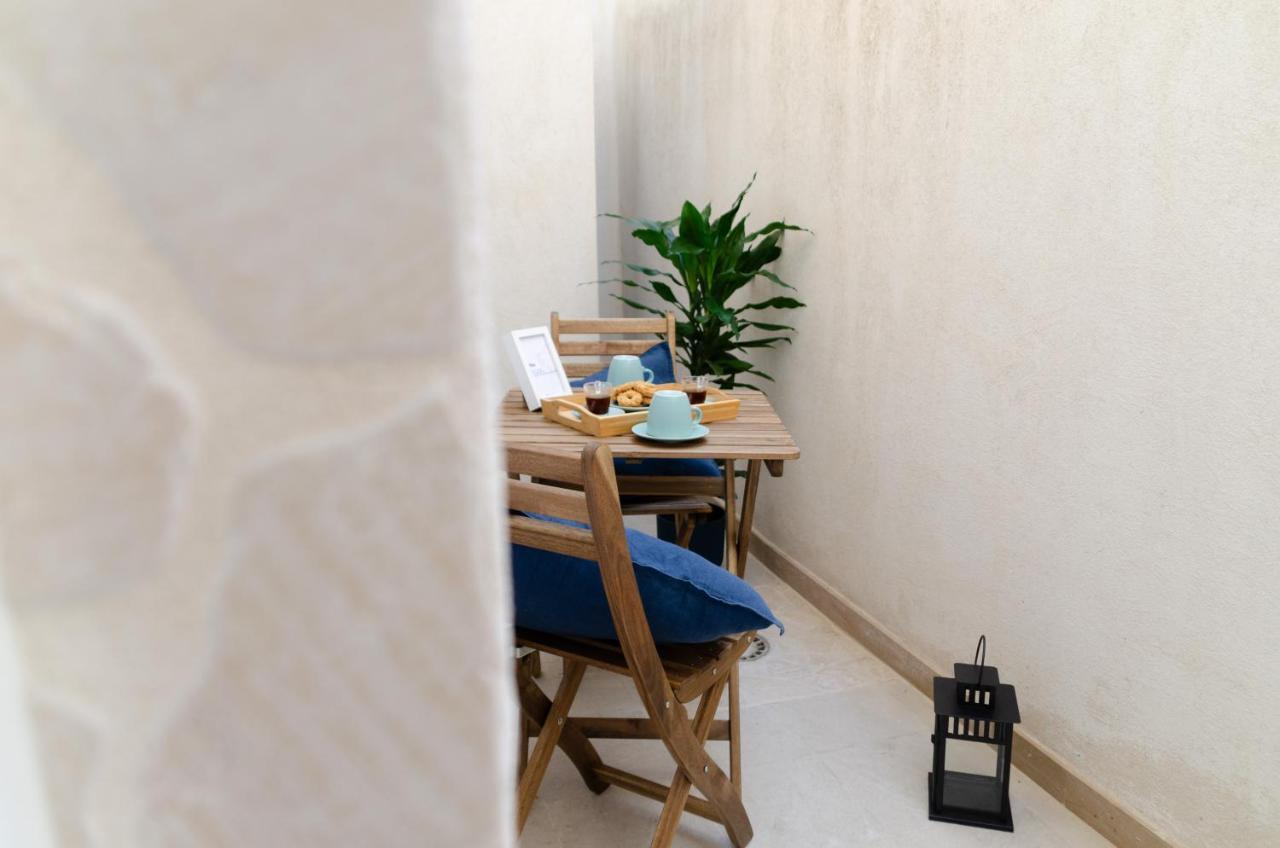 Modern Stone Apartment In The Heart Of Bari Eksteriør billede